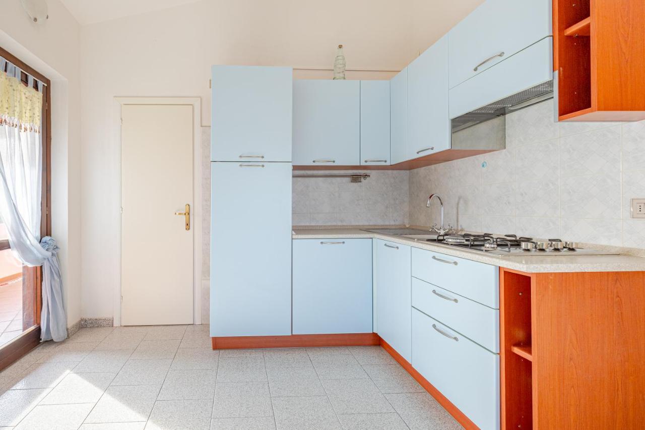 Appartement Trilocale A 200 Mt Dal Centro à San Teodoro  Extérieur photo
