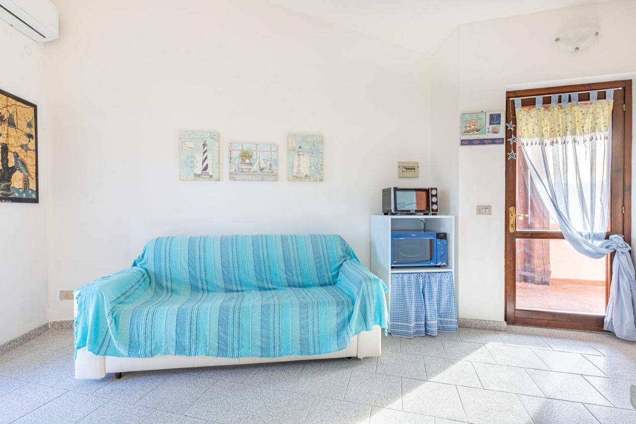 Appartement Trilocale A 200 Mt Dal Centro à San Teodoro  Extérieur photo