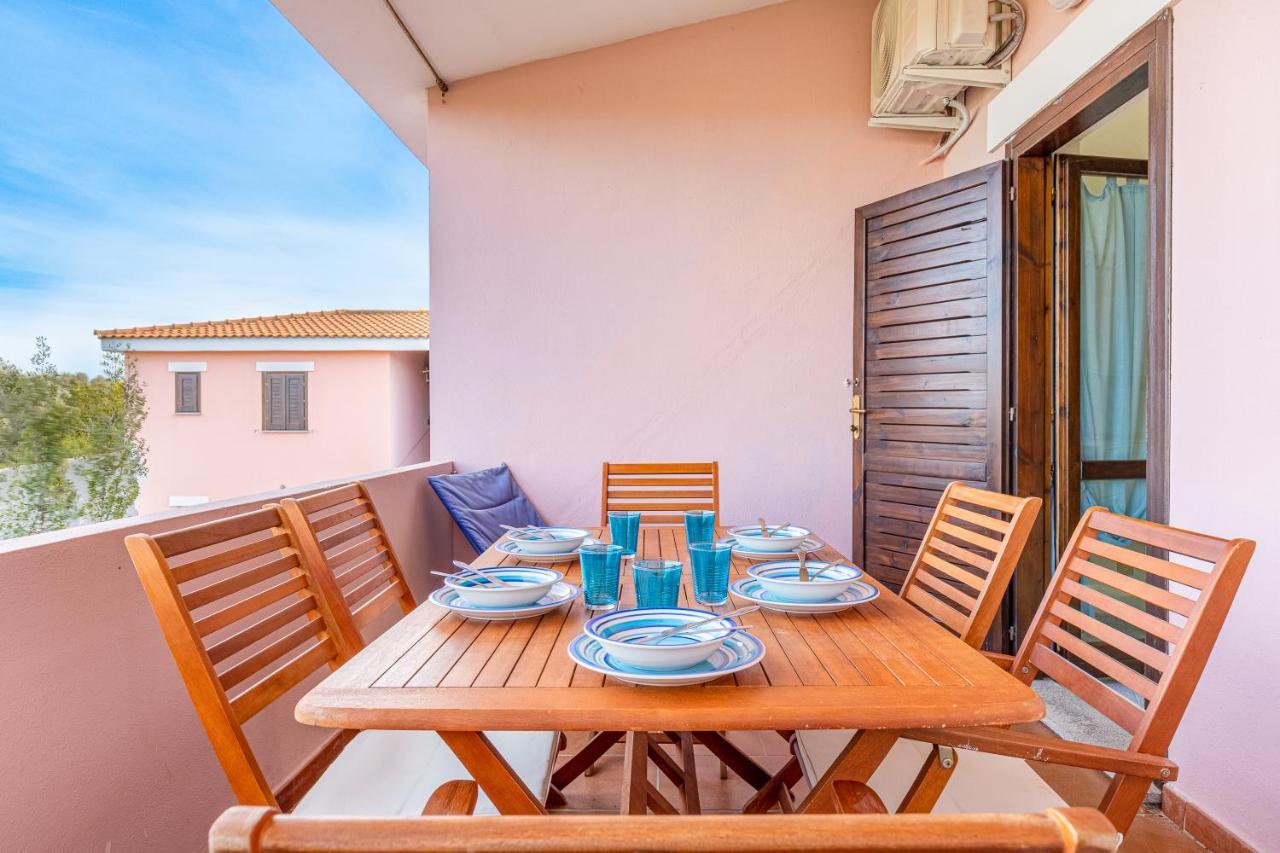 Appartement Trilocale A 200 Mt Dal Centro à San Teodoro  Extérieur photo