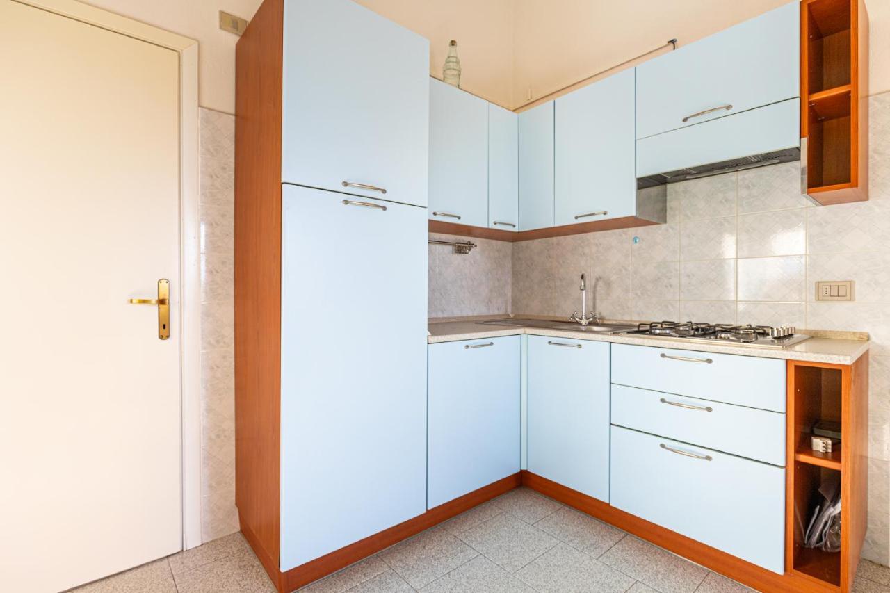 Appartement Trilocale A 200 Mt Dal Centro à San Teodoro  Extérieur photo