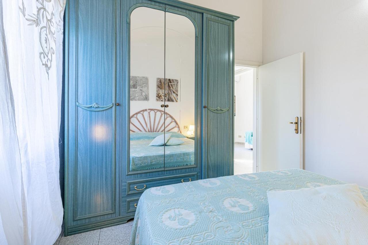 Appartement Trilocale A 200 Mt Dal Centro à San Teodoro  Extérieur photo